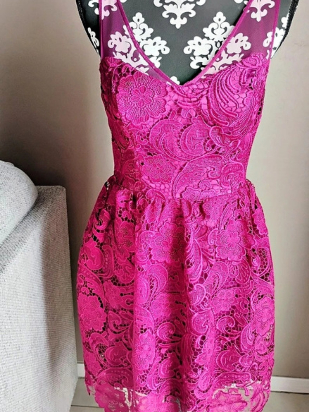 Adrianna Papell Floral Lace Mini Dress in Pink Size 6 Like New